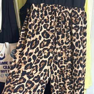 Chic Leopard Print Jumpsuit